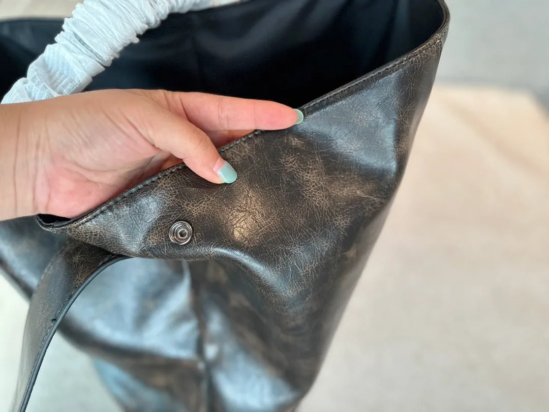 MIU001 Leather Hobo Bag / 15x14.1x3.9inch