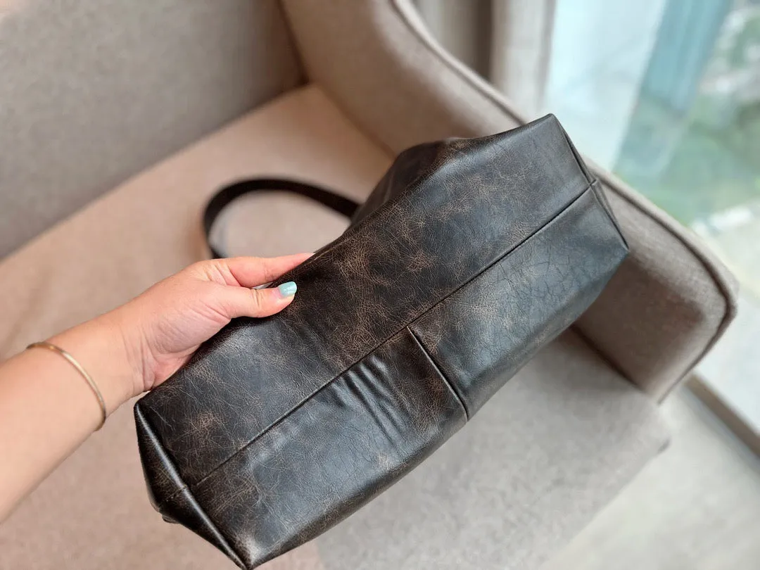 MIU001 Leather Hobo Bag / 15x14.1x3.9inch