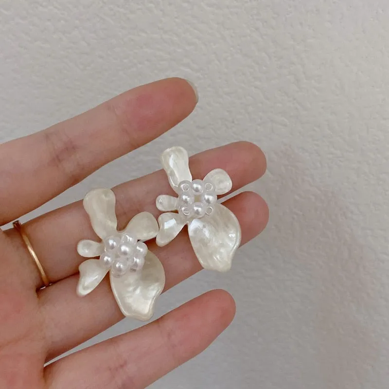 New Arrival Korean Resin Flower Stud Earrings For Women