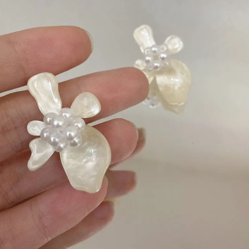 New Arrival Korean Resin Flower Stud Earrings For Women