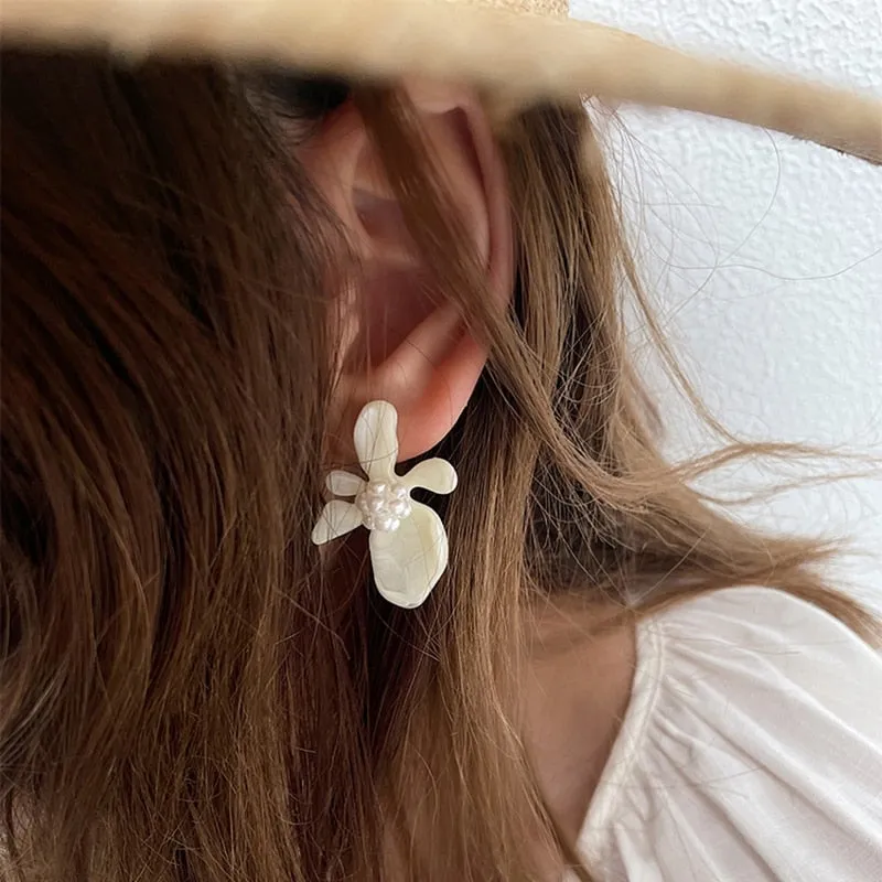 New Arrival Korean Resin Flower Stud Earrings For Women