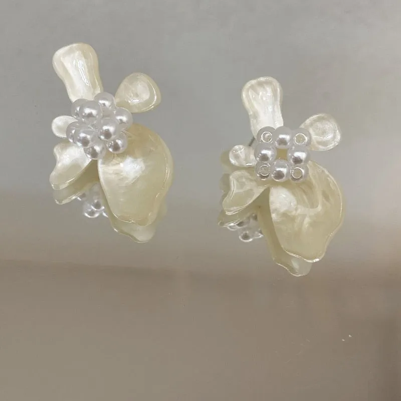 New Arrival Korean Resin Flower Stud Earrings For Women