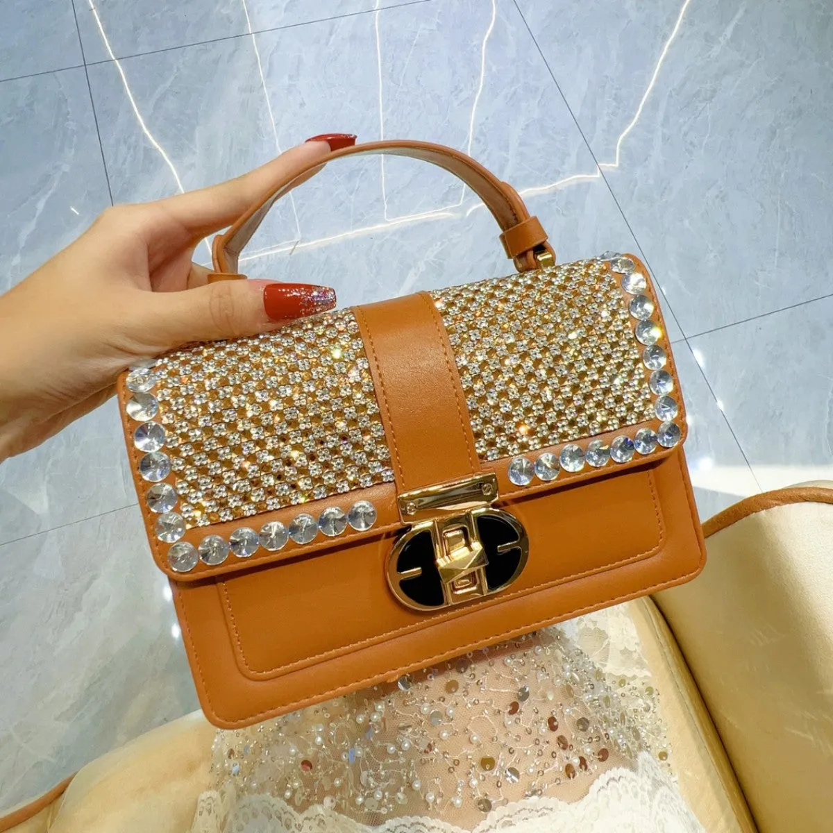 New Korean diamond-encrusted retro bag women's handbag Xiaoxiangfeng fashion versatile business commuter shoulder bag messenger bag