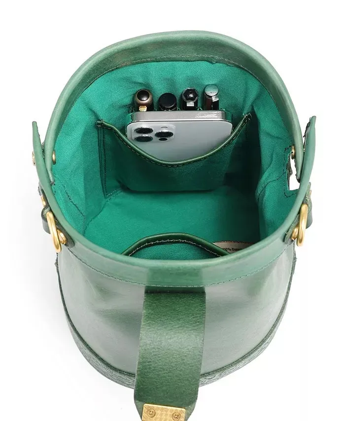 OLD TREND DOCTOR BUCKET CROSSBODY CONVERTIBLE LEATHER BAG