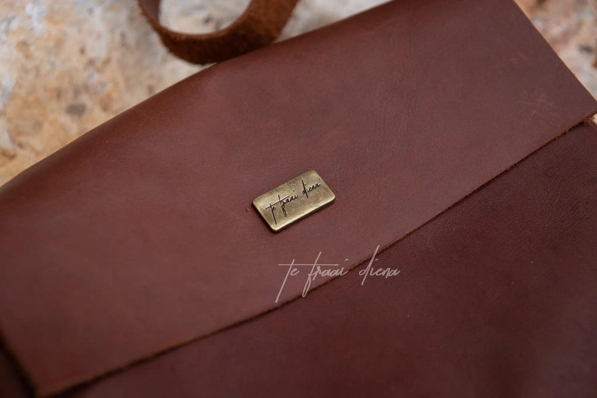 Olivia Sling Bag - Cigar Brown