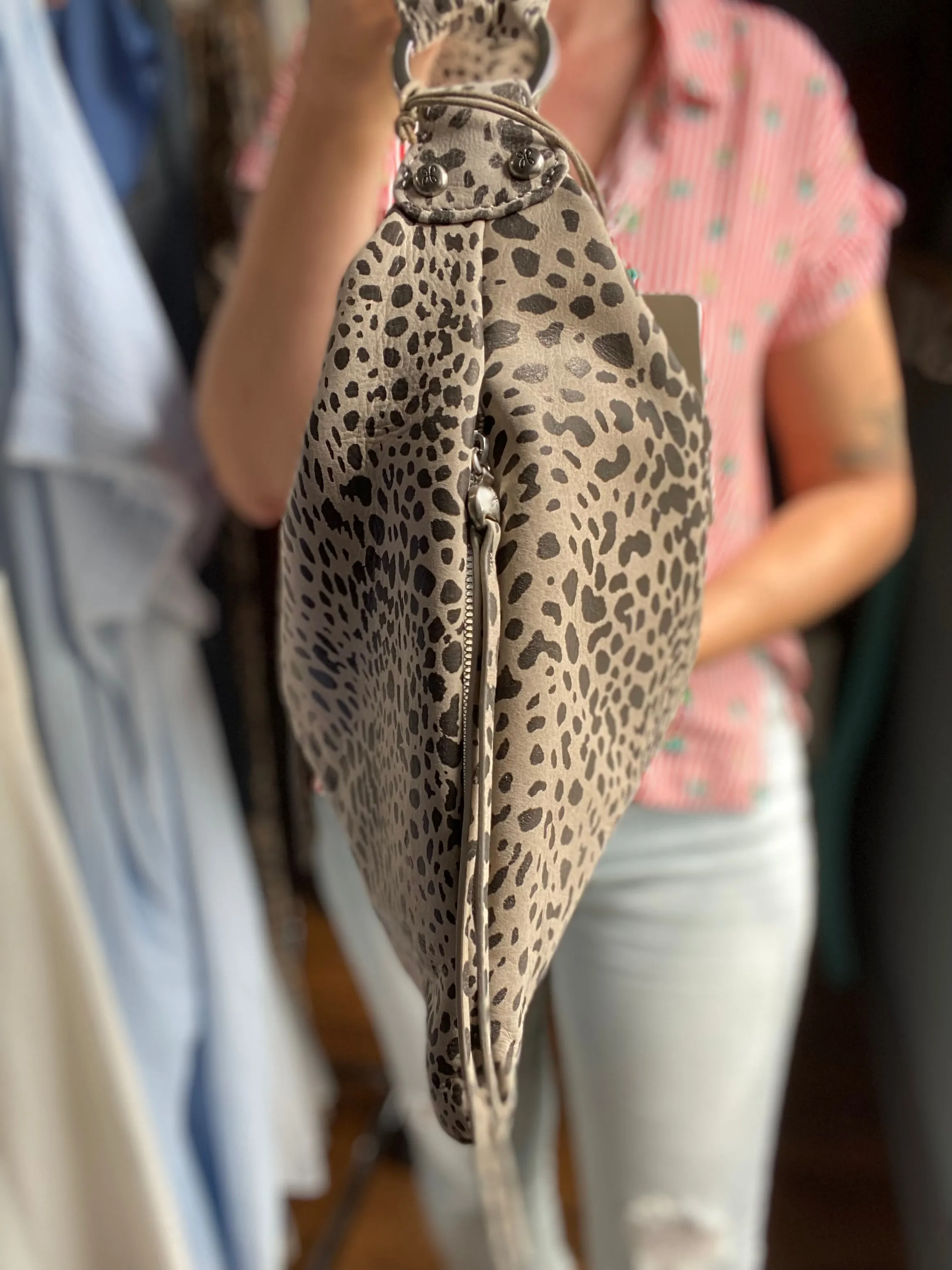 Paulette Sholder Bag in Cheetah