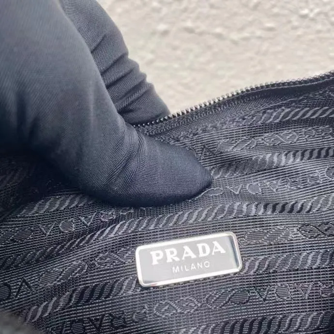 PD241 Re-Nylon Hobo Bag / 9x5.1x2inch