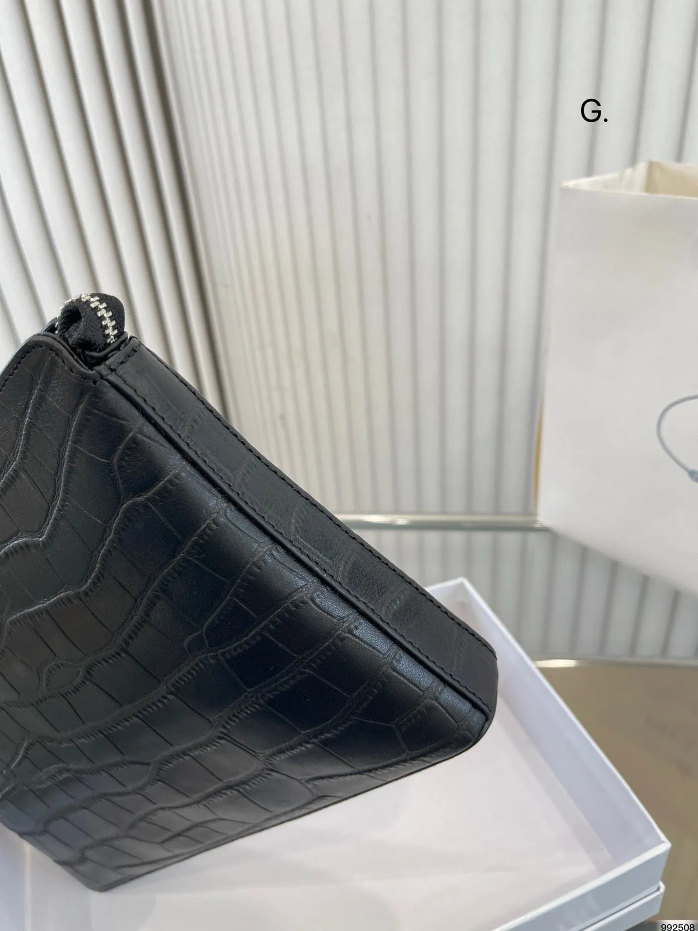 PD260 Small Pouch / 10.6x7.4inch