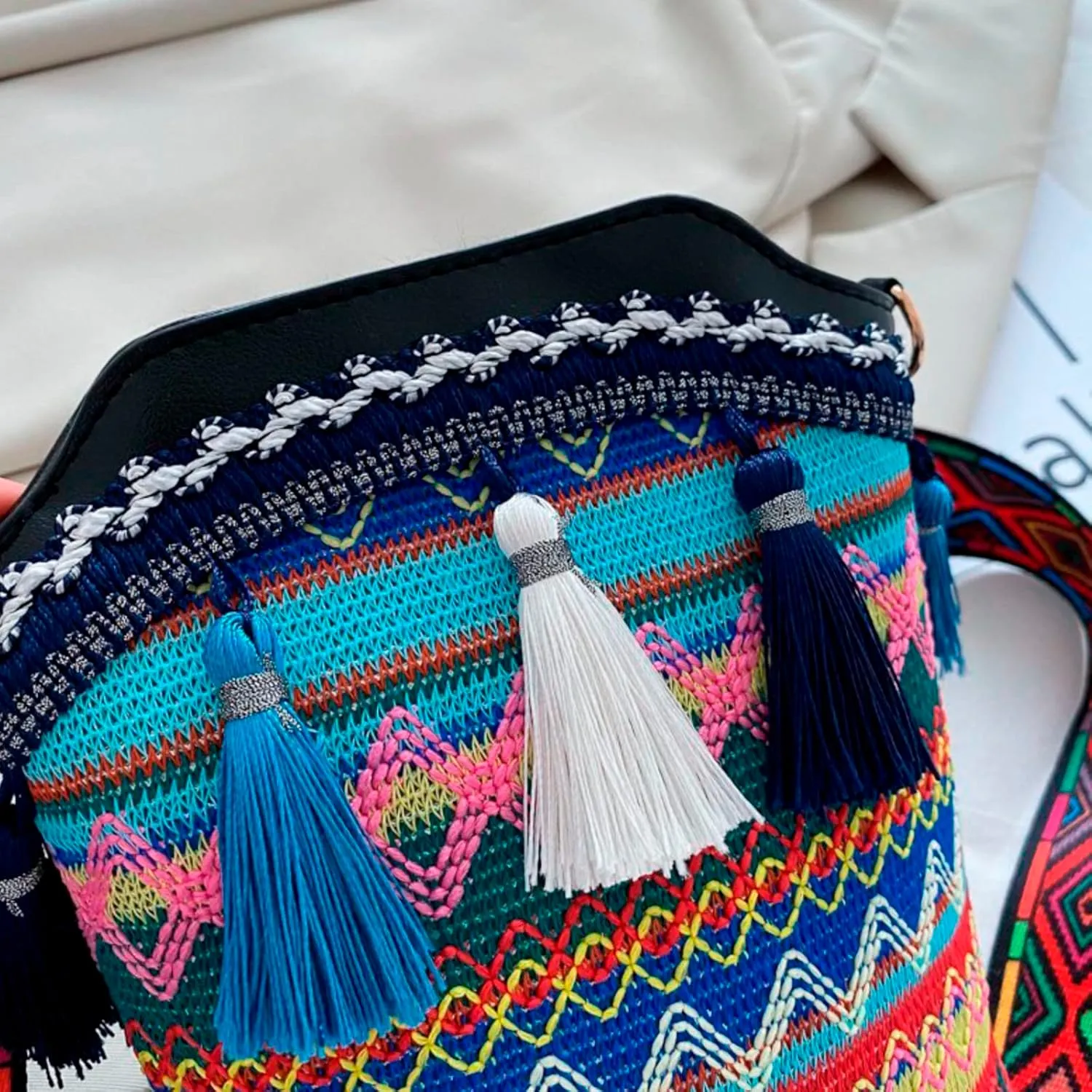 Popular Causal Crossbody Bags Women Ethnic Tassel Sling Handbag Small Canvas Shoulder Bag Messenger (Black, One Size)