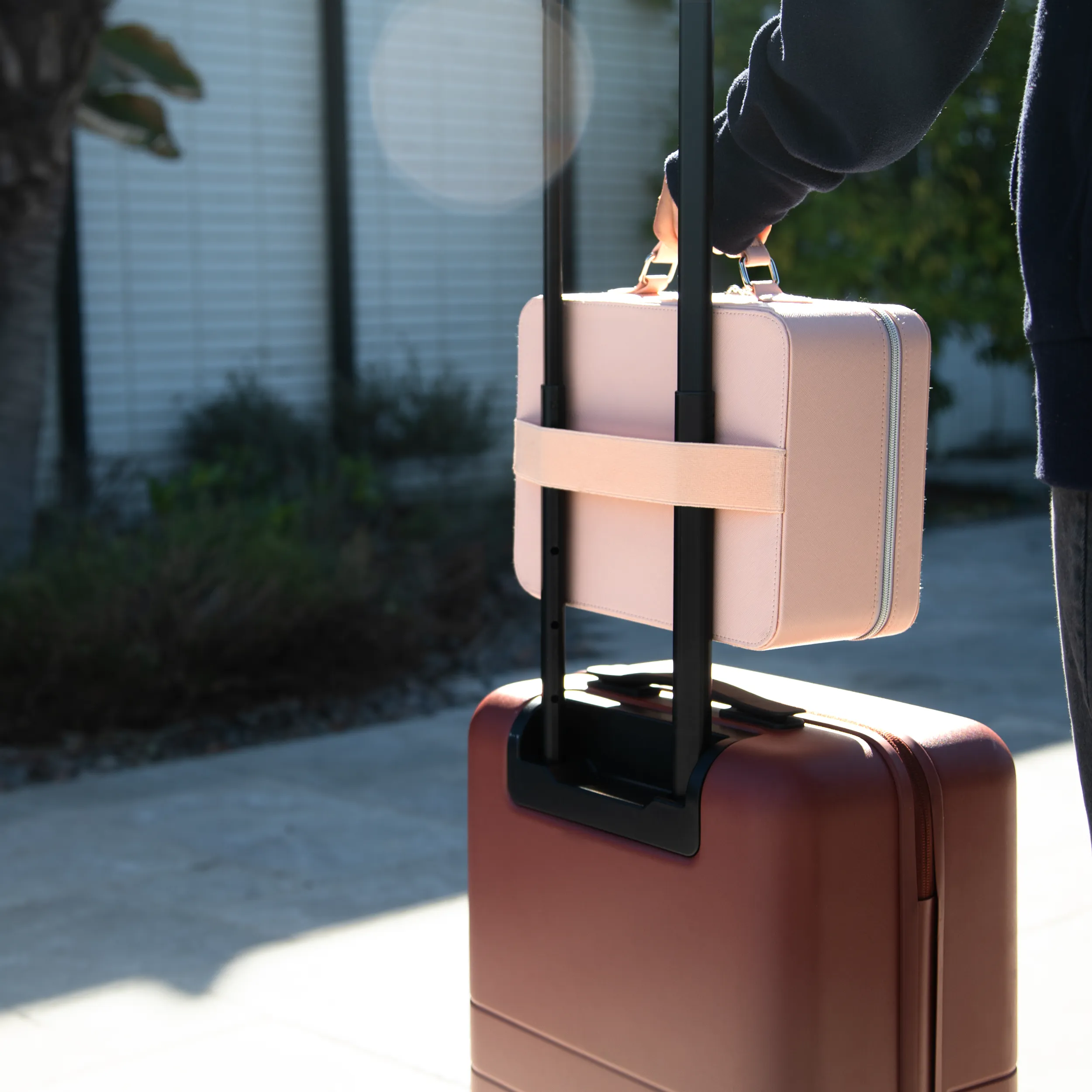 Rechargeable LED Mirror Travel Makeup Case