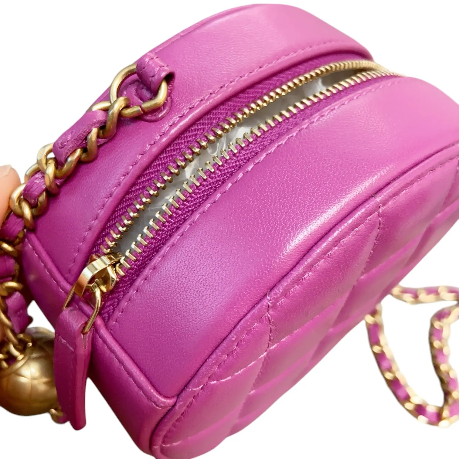 Round Pearl Crush Clutch With Chain Lambskin Purple GHW