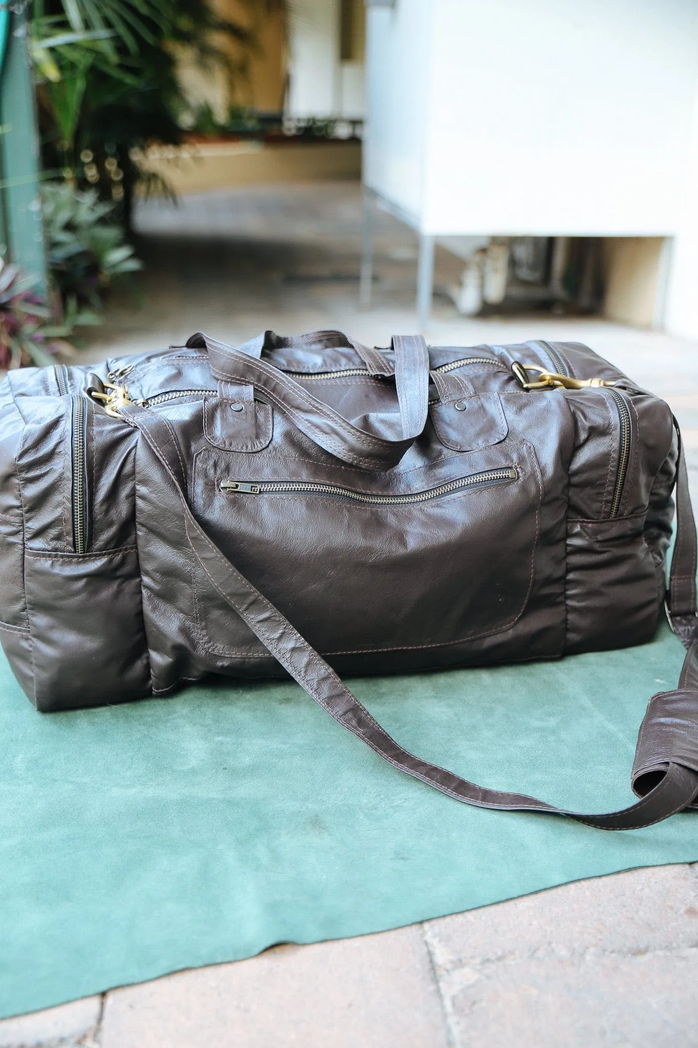 Square Overnight Traveller Bag - Kangaroo