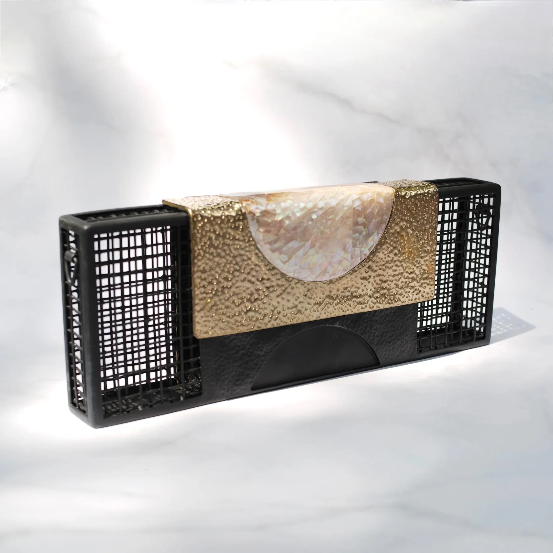 Virgo metal clutch