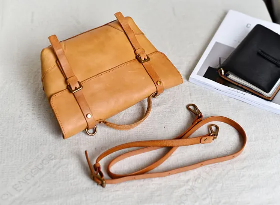 YAAGLE Women Vintage Handmade Real Leather Flap Handbag YG297(small)
