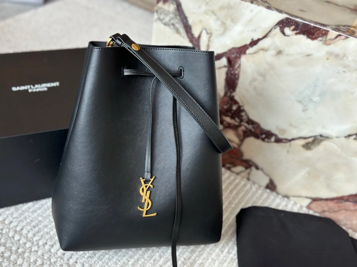 YSK402 Medium Bucket Bag / 12.2x9.8x4.3inch