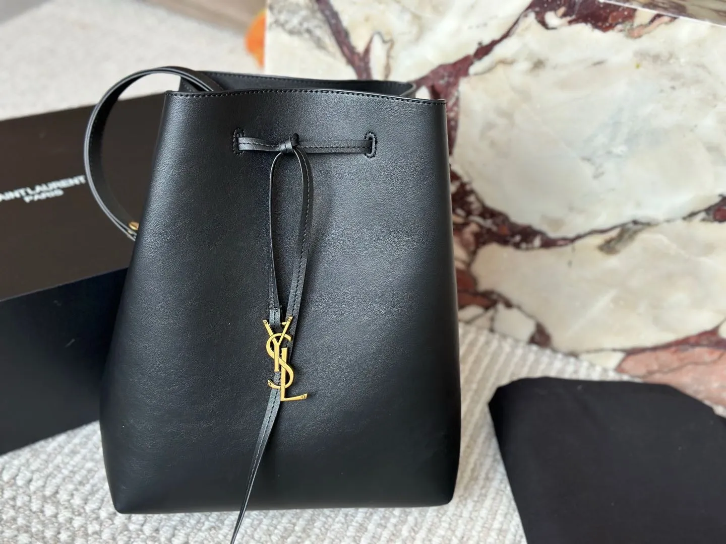 YSK402 Medium Bucket Bag / 12.2x9.8x4.3inch